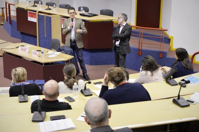 Atelier: "Comment démonter le sorytelling des Institutions, des services de com’ et les récits calibrés ?" animé par Jerôme Chapuis et Jean-Pierre Denis